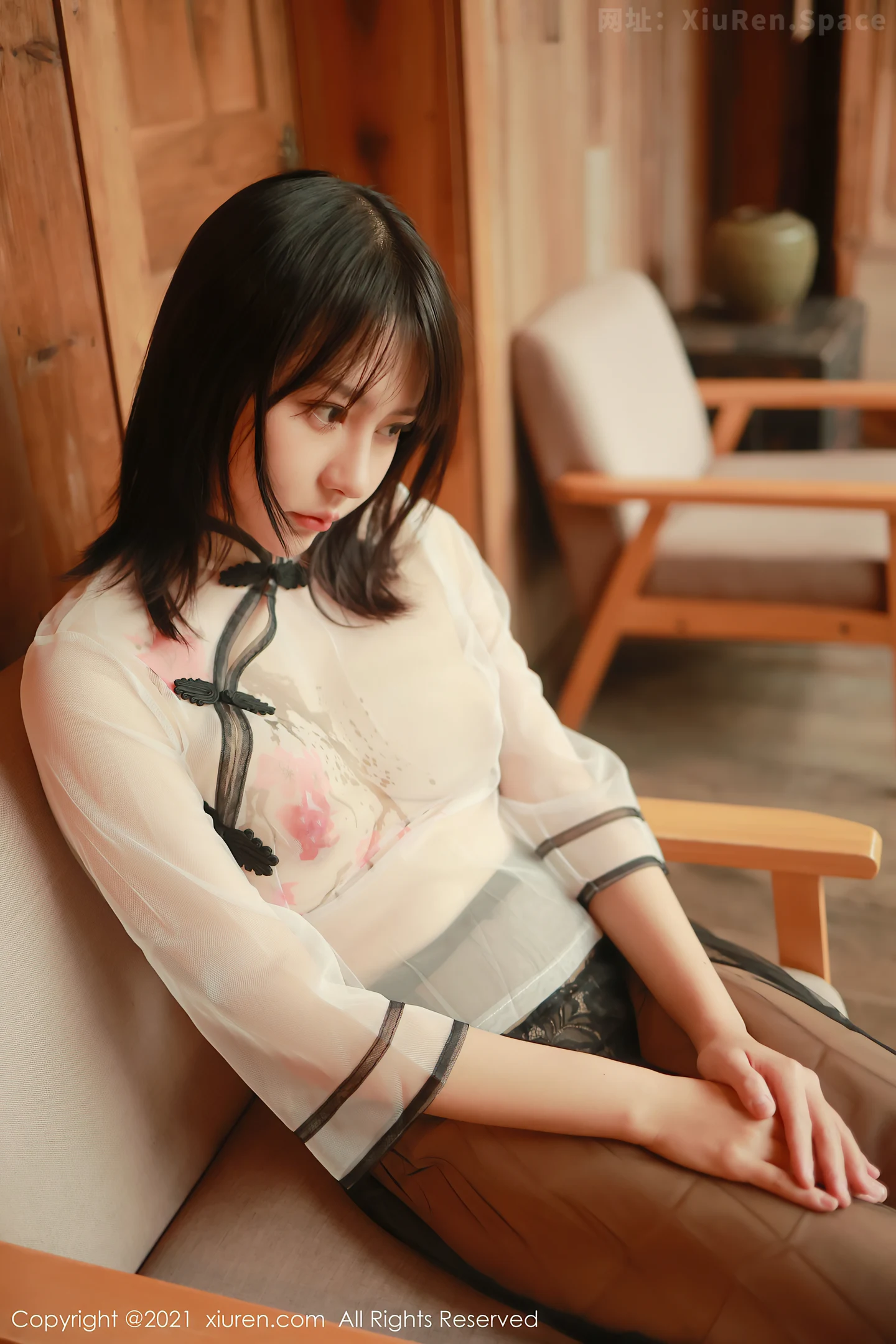 图片[5]-[XiuRen秀人网]VOL.4234 新人模特韩希蕾轻薄半透服饰露情趣丁字裤秀火辣身材诱惑写真41P-秀人网官方网站